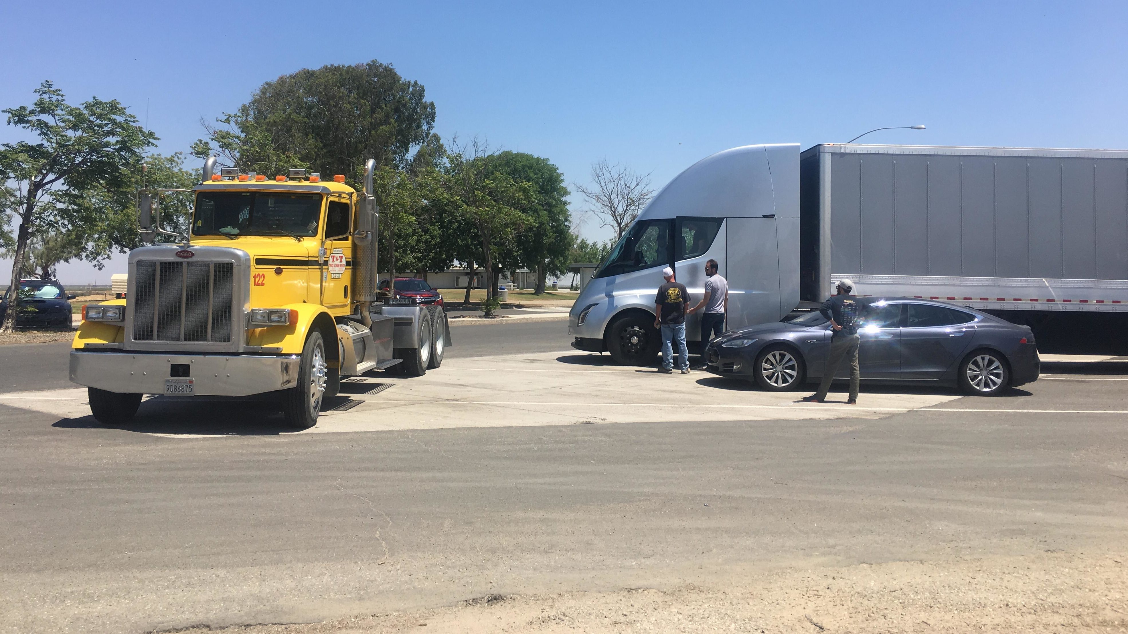 Tesla Semi With Trailer Spotted In Run Between Fremont And